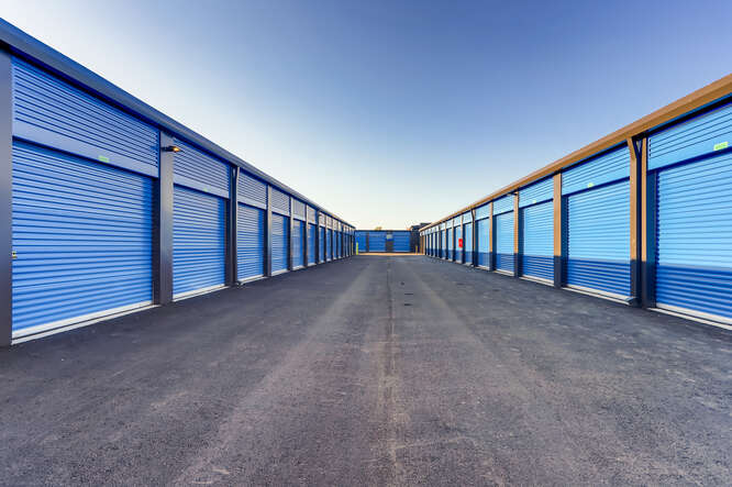 Wide Drive Aisle for Drive Up Units